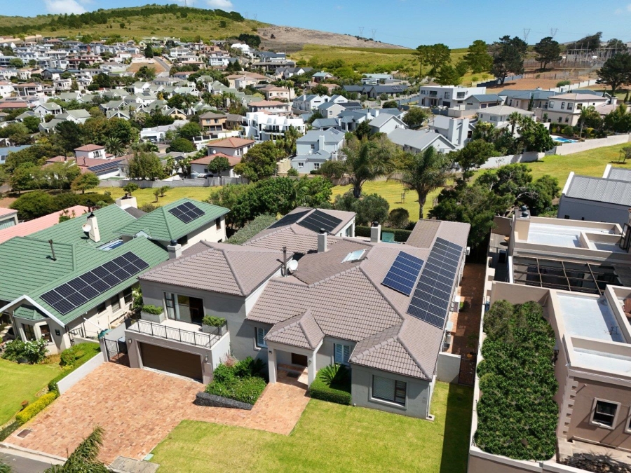 5 Bedroom Property for Sale in Van Riebeeckshof Western Cape